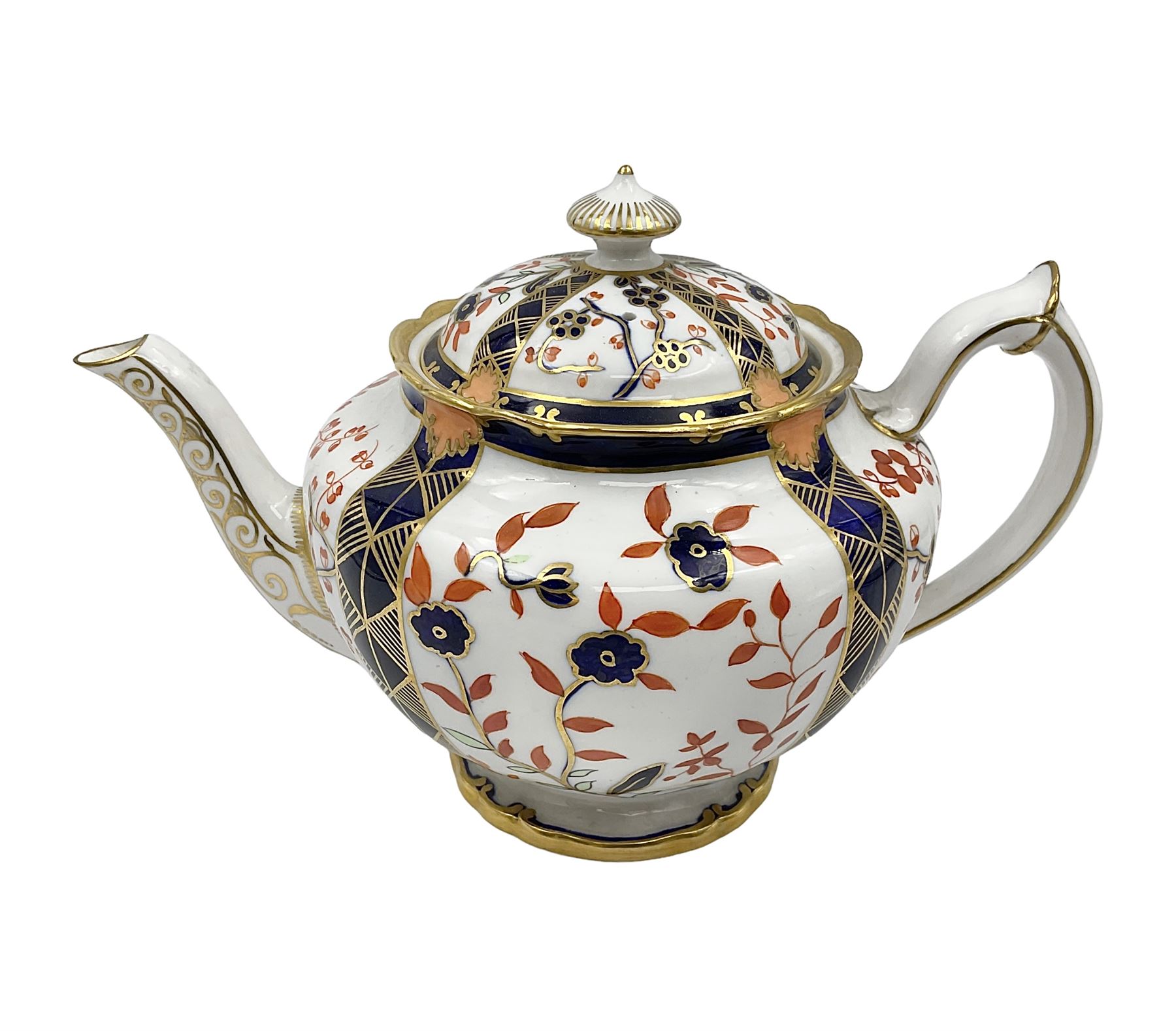 Early 20th century Royal Crown Derby teapot, decorated in a variant of the Imari pattern with blue and red prunus blossoms, with printed mark beneath including illustration date code for 1927, H14cm
