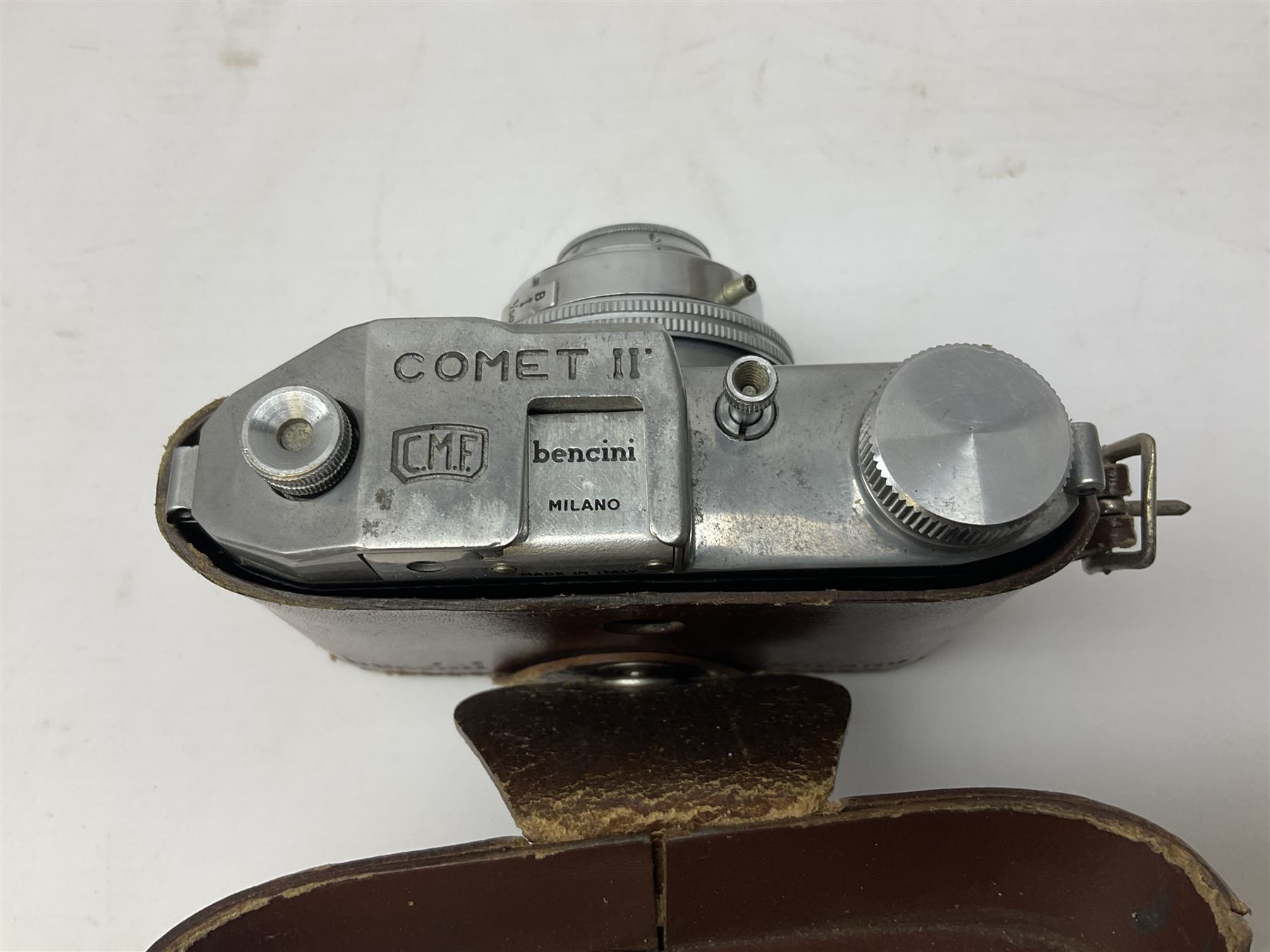 Praktica L camera body, with 'Meyer-Optik Gorlitz Domiplan 2.8/50' lens, CMS Commet II camera, Pair of Janik 8x30 binoculars in a case etc