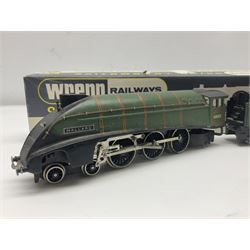 Wrenn '00/H0' gauge - Class A4 4-6-2 locomotive 'Mallard' No.60022; boxed with manual