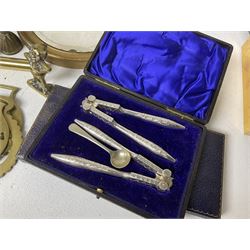 Carving set with bone handles, horse brasses, cutlery cases and a collection of other metal ware and collectables