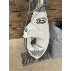 Shark Lift Away Professional steam mop and accessories 