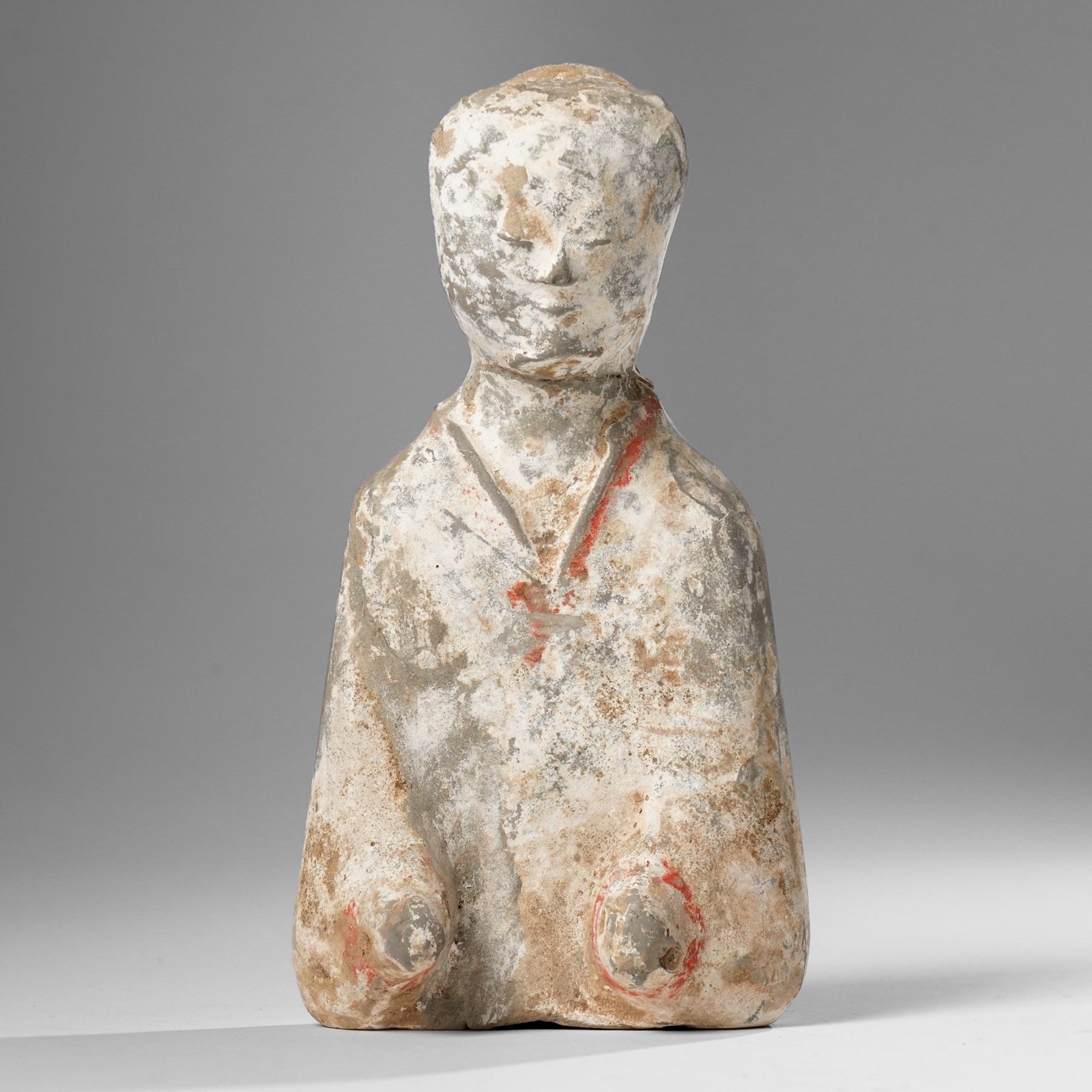 Chinese Han Dynasty grey pottery figure of a dignitary, with Oxford thermoluminescence certificate no. C466e67, H17.5cm