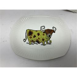 Set of Six Washington pottery fish series plates, titled Aquarius, together with two Ironstone pottery Beefeater plates, L28cm, H24cm