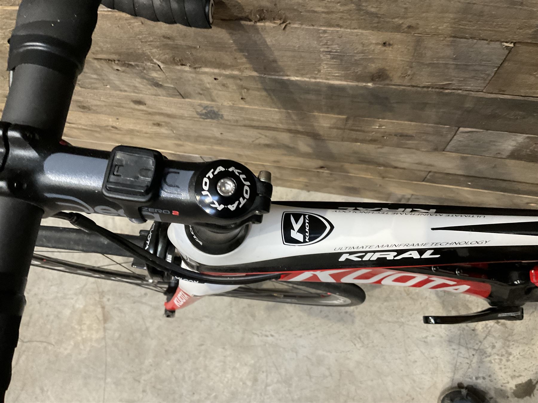 Kuota Kiral carbon fibre road bike, 22 speed