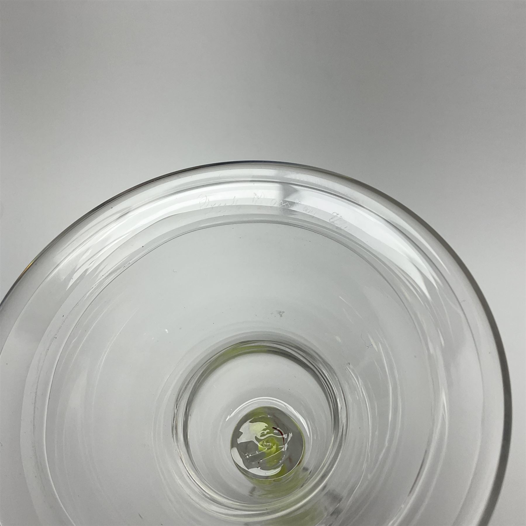 Six late 20th century Paul Manson Shilbottle Glass Studio drinking glasses, comprising three