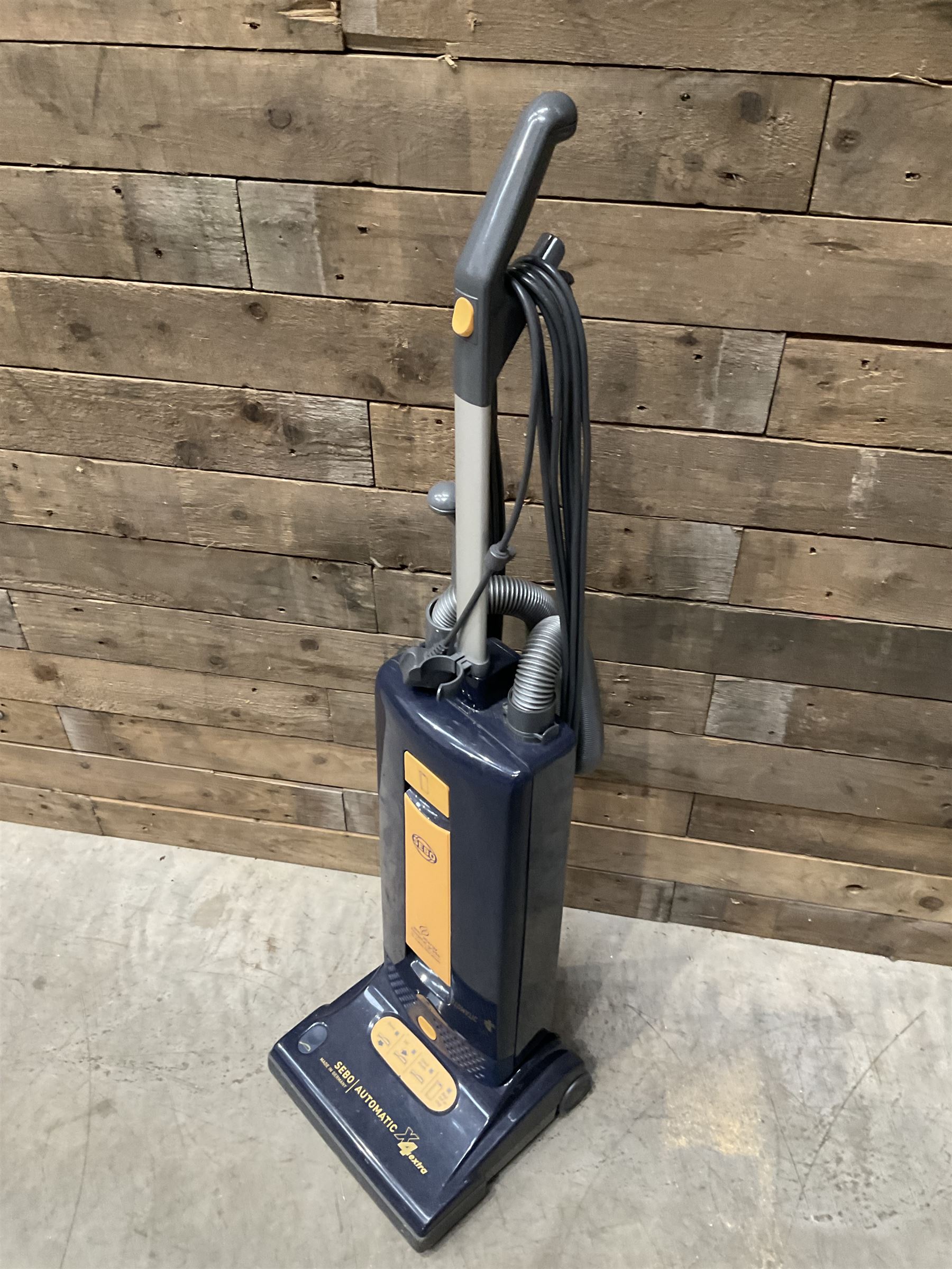 Sebo X4 Extra vacuum cleaner, anti allergy grade