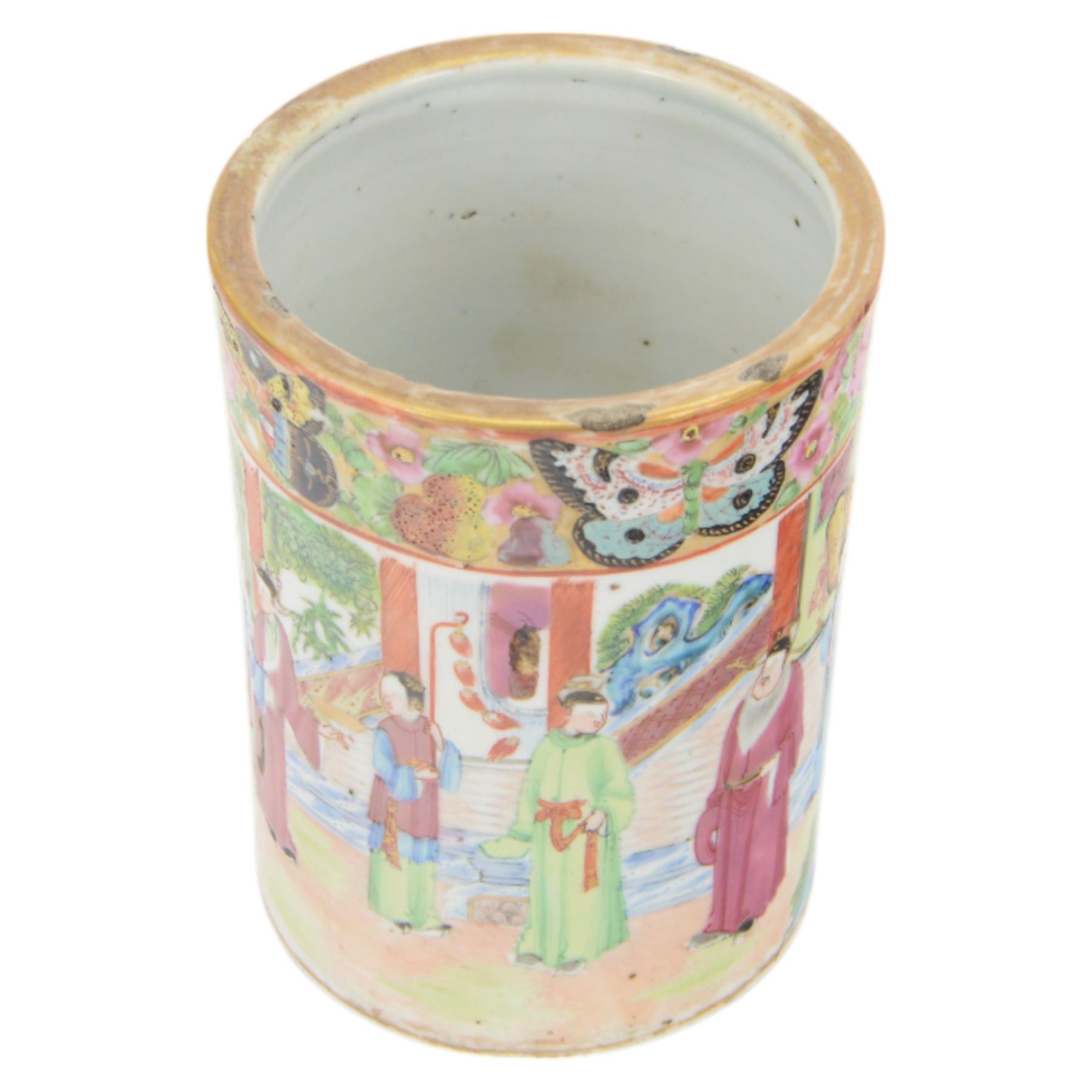 19th century Chinese Canton famille rose brush pot, of cylindrical form decorated with a vignette of bijin and attendants in a courtyard setting, beneath a gilt edged rim, and band detailed with butterflies and peonies, H15cm