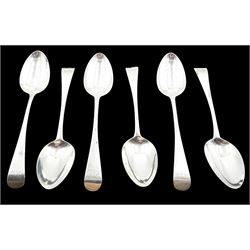 Set of six George IV silver Old English pattern teaspoons, hallmarked William Bateman II, London 1827, approximate weight 3.49 ozt (108.6 grams)