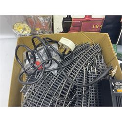 Hornby '00' gauge - Class 35 Hymek Diesel Hydraulic B-B locomotive No.D7063; Class 101 Holden Tank 0-4-0 locomotive No.101; nine wagons/coaches; track and controller; and 1978 catalogue; together with small quantity of loose Meccano with two booklets; all unboxed