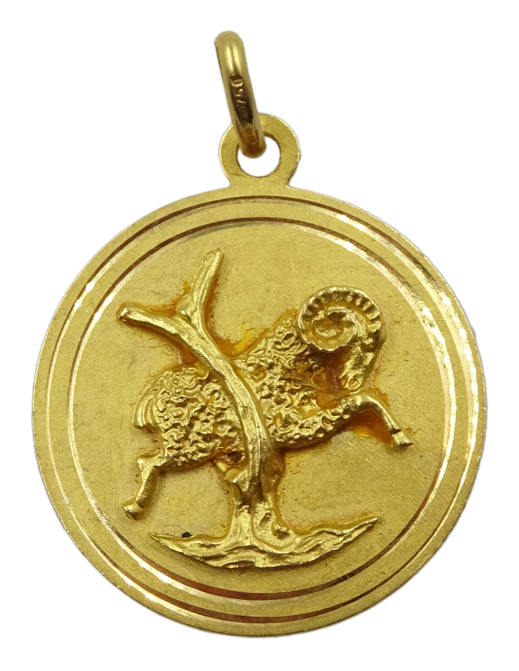 18ct gold Aries pendant stamped 750, approx 9.75gm Jewellery, Watches