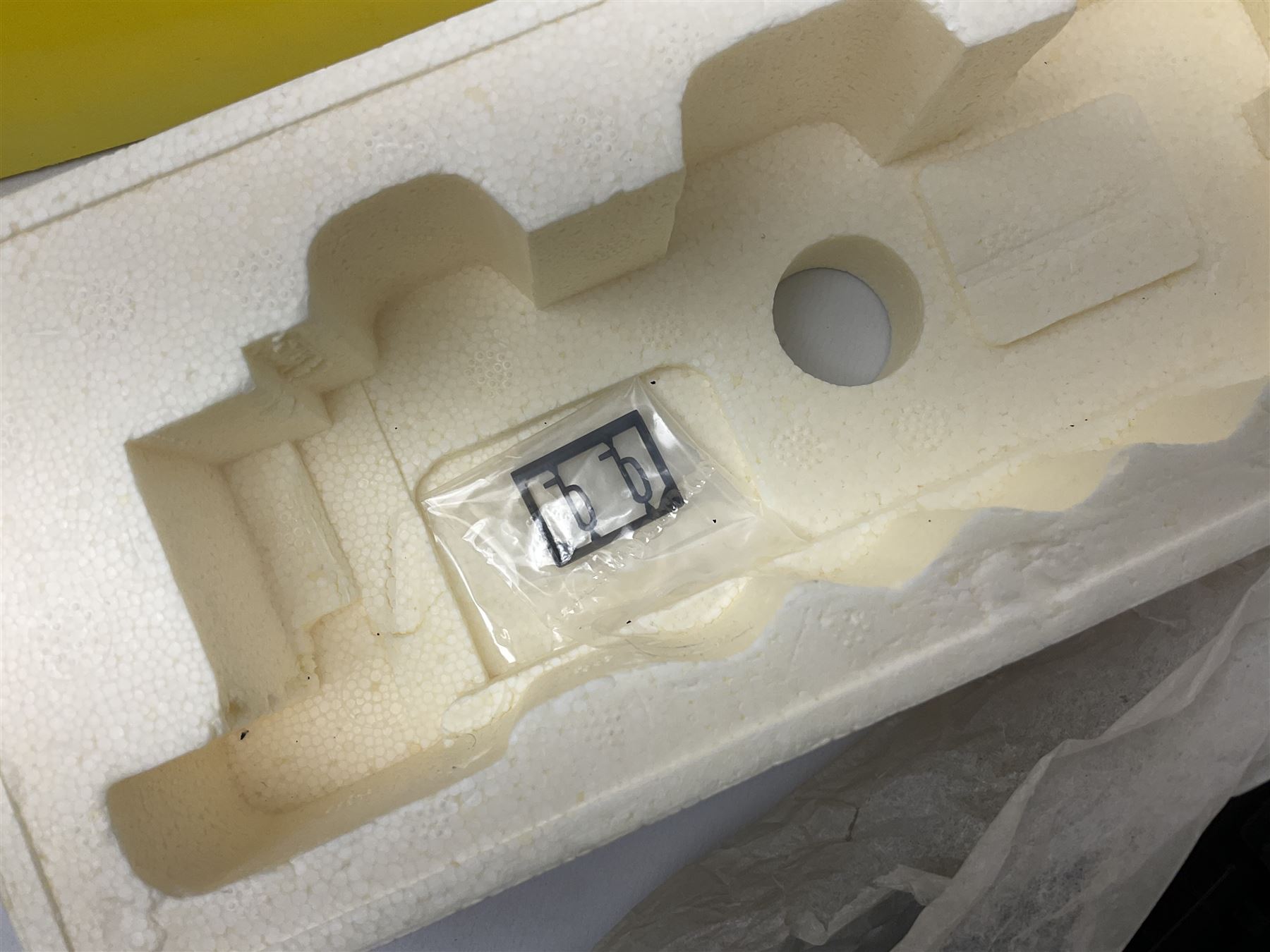 Hornby '00' gauge - Battle of Britain Class 4-6-2 locomotive '92 Squadron' No.34081; and Class 9F 2-10-0 locomotive No.92239 with weathered finish; both boxed (2)