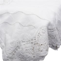 Quantity of damask table linen etc