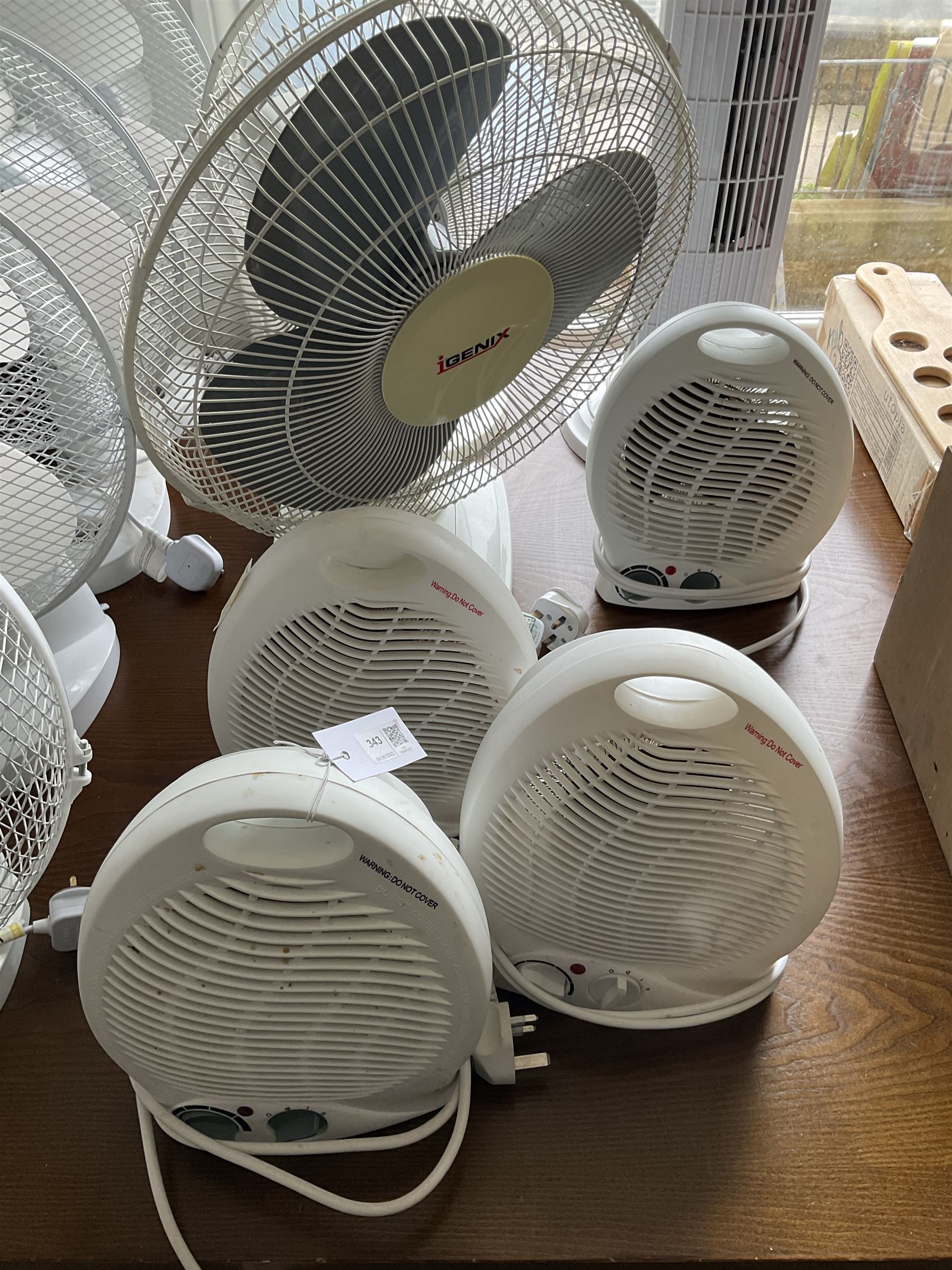 Set of nine desk cooling fans and five heaters (14).- LOT SUBJECT TO VAT ON THE HAMMER PRICE - To be collected by appointment from The Ambassador Hotel, 36-38 Esplanade, Scarborough YO11 2AY. ALL GOODS MUST BE REMOVED BY WEDNESDAY 15TH JUNE.