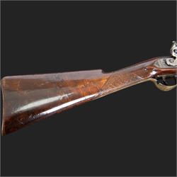 English flintlock blunderbuss, circa 1780 by R. Sutherland of London, the 32cm brass barrel with proof marks and London to the top, with original ramrod with brass tip below, the lock engraved Sutherland, walnut stock with brass butt plate, steel trigger guard with acorn finial, overall L70cm  