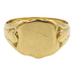 18ct gold shield design signet ring, London 1931