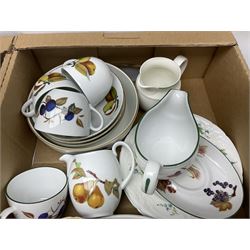 Royal Worcester Evesham, Arden and Evesham Vale pattern tea and dinner wares in two boxes