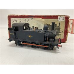 ‘00’ gauge - three steam locomotives and comprising two kit built examples; J69 Class 0-6-0T no.68619 in BR dark blue; J69 Class 0-6-0T no.68626 in BR black; with Wills Finecast boxes; one further similar example Class J67 ‘Buckjumper’ 0-6-0 no.372 being comprised of a singular heavy metal body and chassis; all models with Wills Finecast boxes (3) 