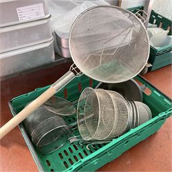 Stainless steel cooking pots, Mermaid Aluminium steamer trays, stainless bowls, pie trays, sieves, measuring jugs  - THIS LOT IS TO BE COLLECTED BY APPOINTMENT FROM DUGGLEBY STORAGE, GREAT HILL, EASTFIELD, SCARBOROUGH, YO11 3TX