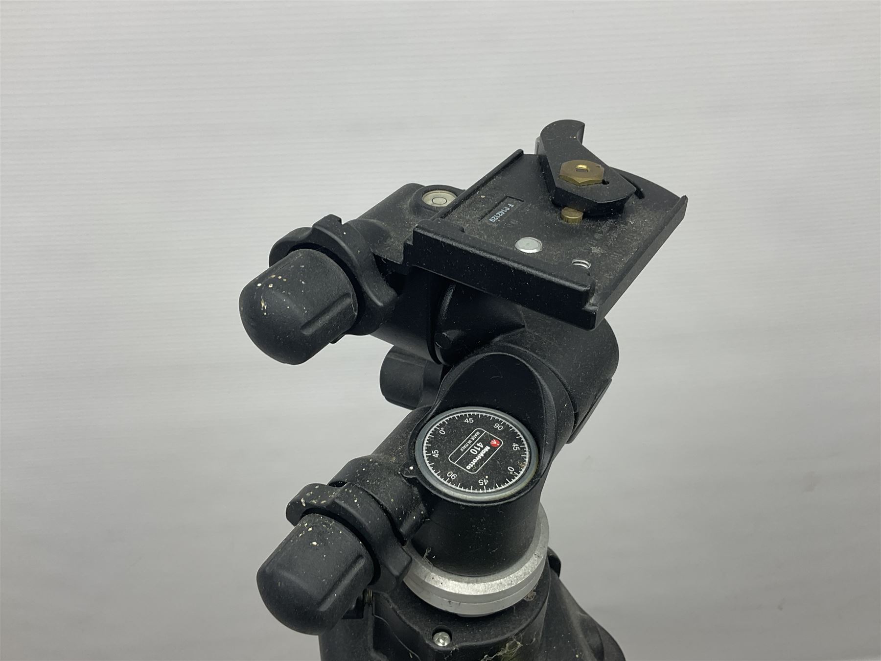 Collection of cameras and lenses, to include Pentax Program A camera body, serial no 123759, with 'Pentax-A zoom 1:3.5-4.5 28-80mm' len, Praktica EE2 camera body with 'Pentacon electric 1.8/50' lens etc, together with a Manfrotto tripod 