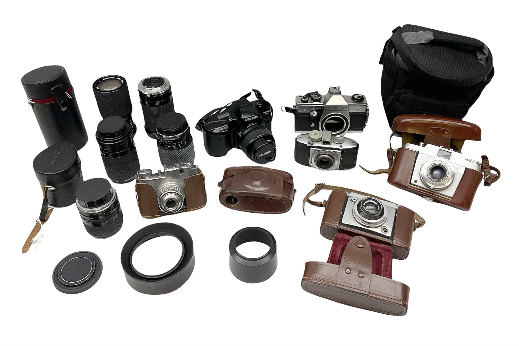 Collection of cameras and equipment, to include Minolta Dynax 2xi, Praktica MTL5B,  Ilford Vario, 'Sunactinon Auto Zoom 1:4.5 f=80-200mm' lens, 'Miranda 35-70mm 1:3.5-4.5 MC Macro' lens etc