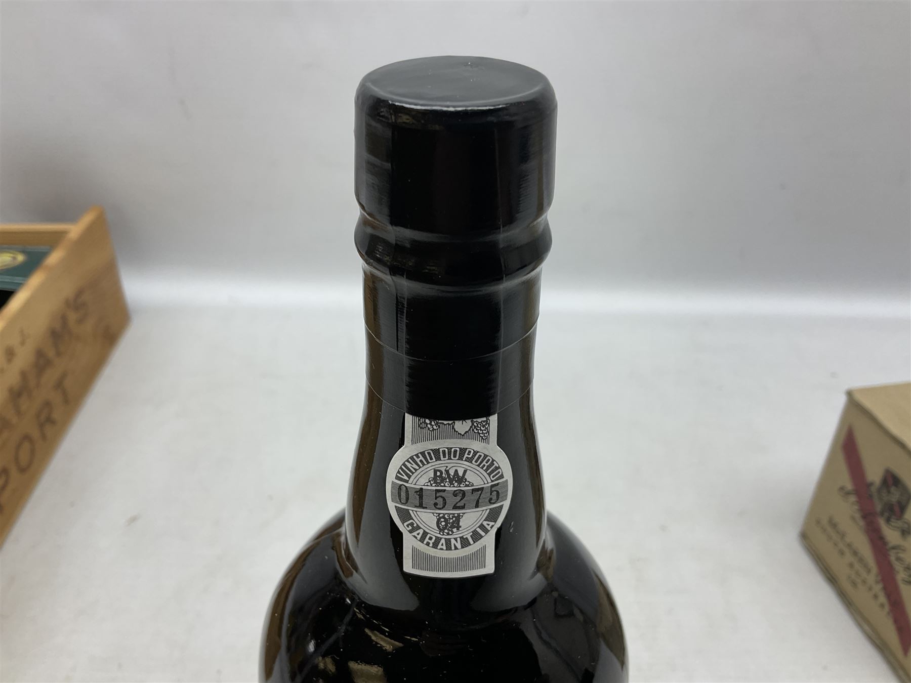 D`Arenburg 2007 The dead Arm Shiraz, 1.5 litre, 14%, together with Grahams 2001 crusted port, 75cl, 20%, both boxed 