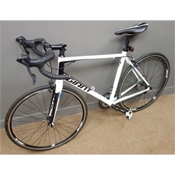  Giant Defy Aluxx road bike, Shimano front and rear mechs and shifters, 16-Speed  