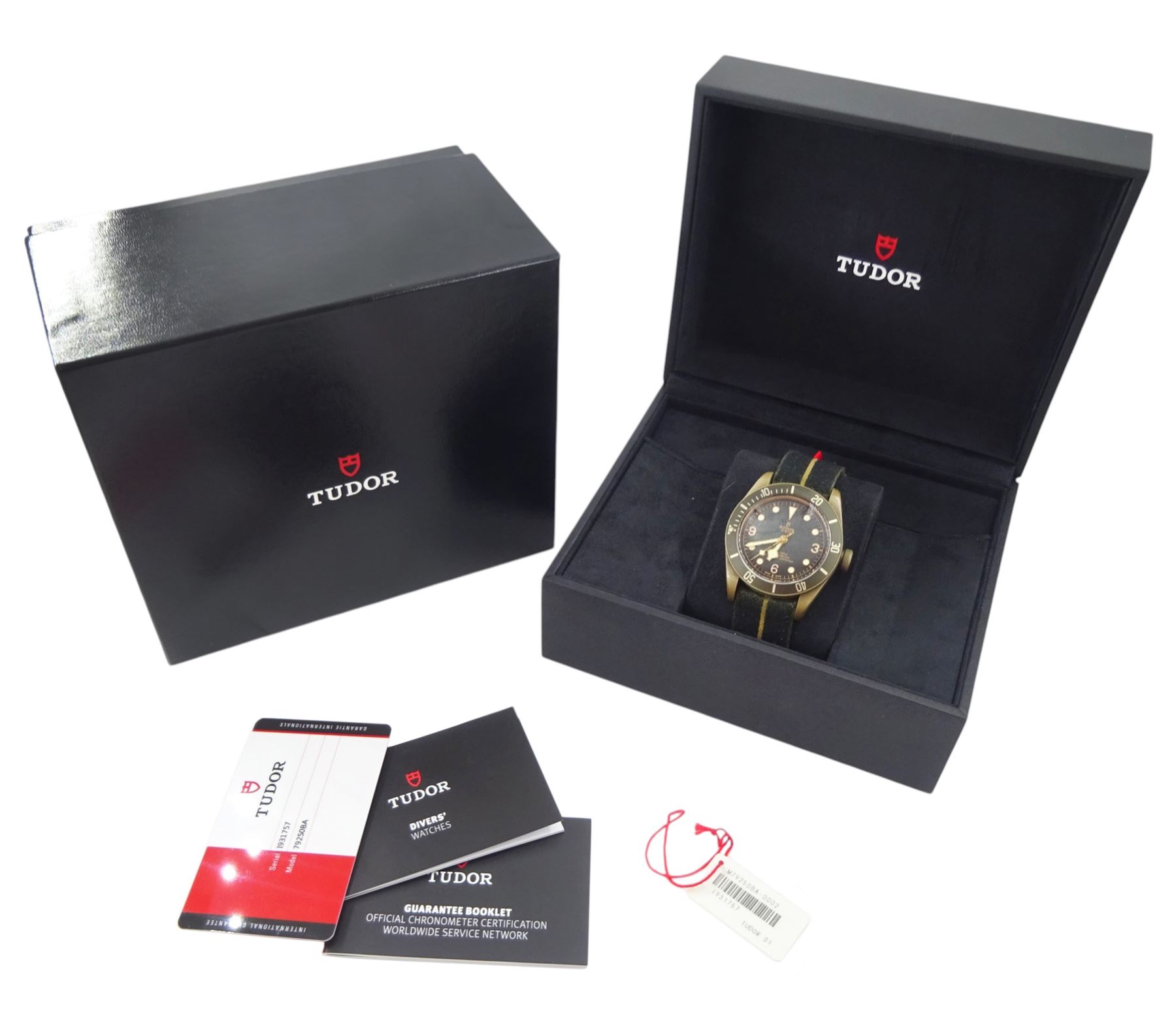 Tudor Heritage Black Bay Bronze gentleman's automatic chronometer wristwatch, Ref. 79250BA, Cal. MT5601, slate grey dial with unidirectional rotating bezel, on fabric strap, boxed with guarantee card dated 2019