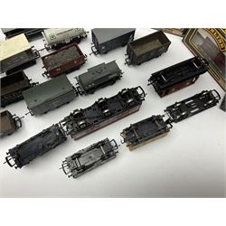 '00' gauge - nine boxed and thirty-six unboxed wagons including kit-built, Bachmann, Dapol, Hornby, Mainline etc (45)