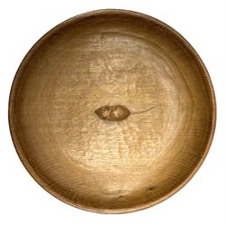 'Mouseman' circular tooled oak fruit bowl, mouse signature carved to centre, by Robert Thompson of Kilburn