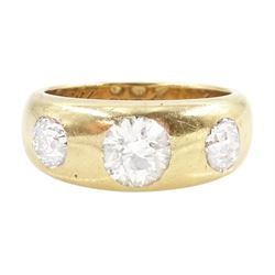 Early 20th century gentleman's gold gypsy set, three stone old cut diamond ring, stamped 1...