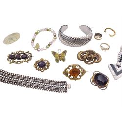 Collection of Victorian and later costume jewellery including pearl necklaces, silver fancy link bracelet, silver-gilt Albertina style bracelet, two belcher link necklaces, five paste brooches, banded agate stick pin etc, in a silk lined jewellery box 
