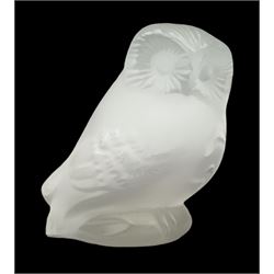 Modern Lalique clear crystal sculpture, modelled as an Owl, etched to base Lalique, France