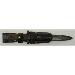  Italian WWll Carcona Bayonet, 17cm part fullered single edge red blade, wooden grip stamped L Franchi, N.30580, in steel scabbard with leather frog, L33cm   