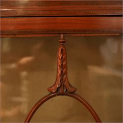 Edwardian satinwood display cabinet, satinwood crossbanded top, with central astragal glazed cabinet, baized lined shelves, raised on tapering supports terminating in spade feet