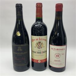 Mixed wine, comprising two bottles Les Jamelles 2009 Reserve Mourvedre, 750ml 13.5% vol, Joan d'Anguera 2015 Altaroses, 75cl 14% vol, Roc de Lussac 2010, Lussac-Saint-Emilion, 750ml, 14% vol and Rhebokskloof, 1997 Gamay Noir, 750ml, 13.5% vol (5)