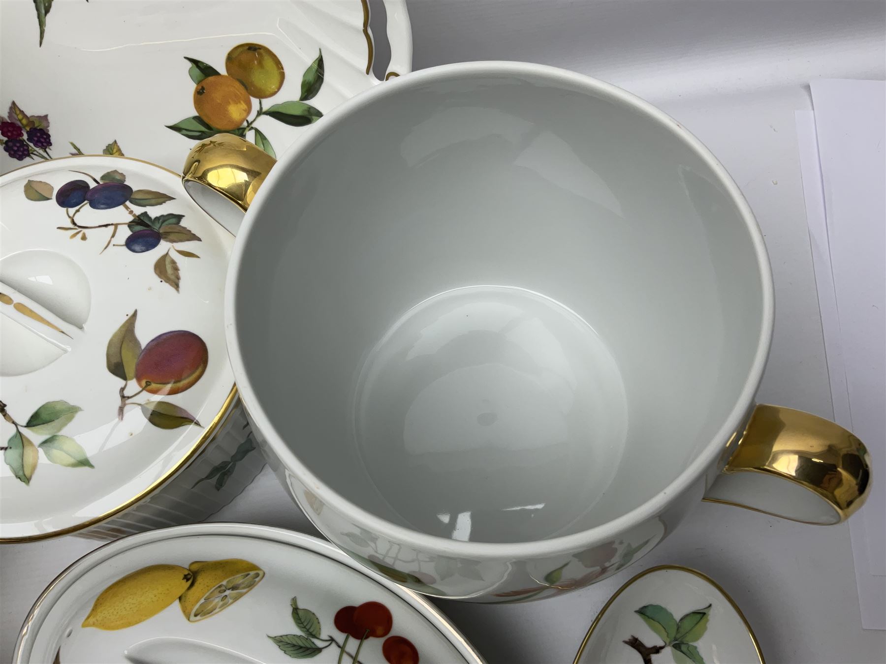 Royal Worcester Evesham pattern ceramics, including twin handled pot, oven dishes, pie dishes, bowls, jugs, etc together with other Royal Worcester ceramics 