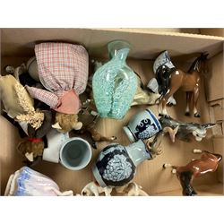 Collection of ceramics, including Wedgwood Wildlife Collection plates, wade dog and other collectables, in three boxes 
