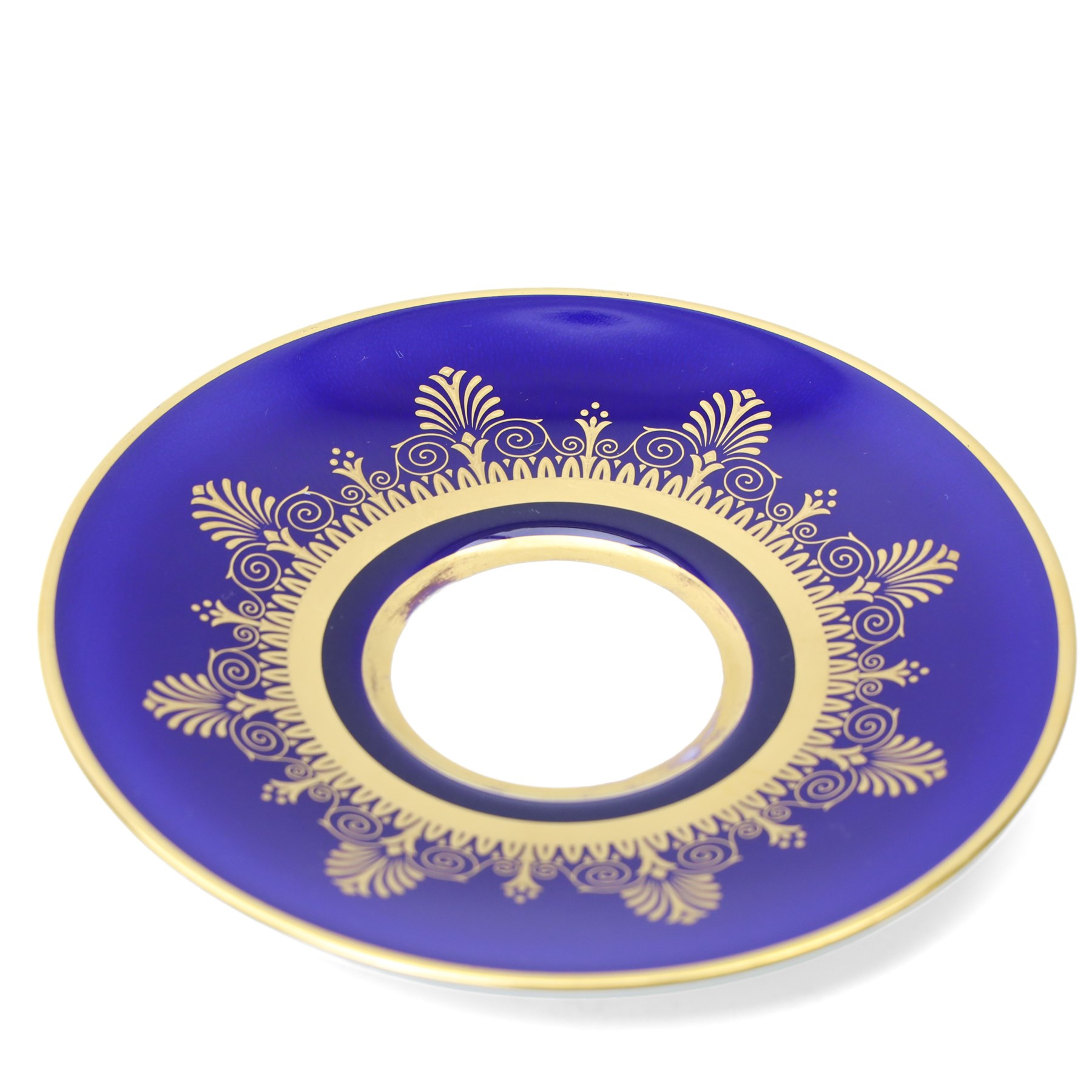 Wedgwood Anthemion Blue pattern tea service richly decorated in blue and gilt with palmette and colonnade forms comprising six cups and saucers, six plates, tea pot, milk jug and sugar box and cover