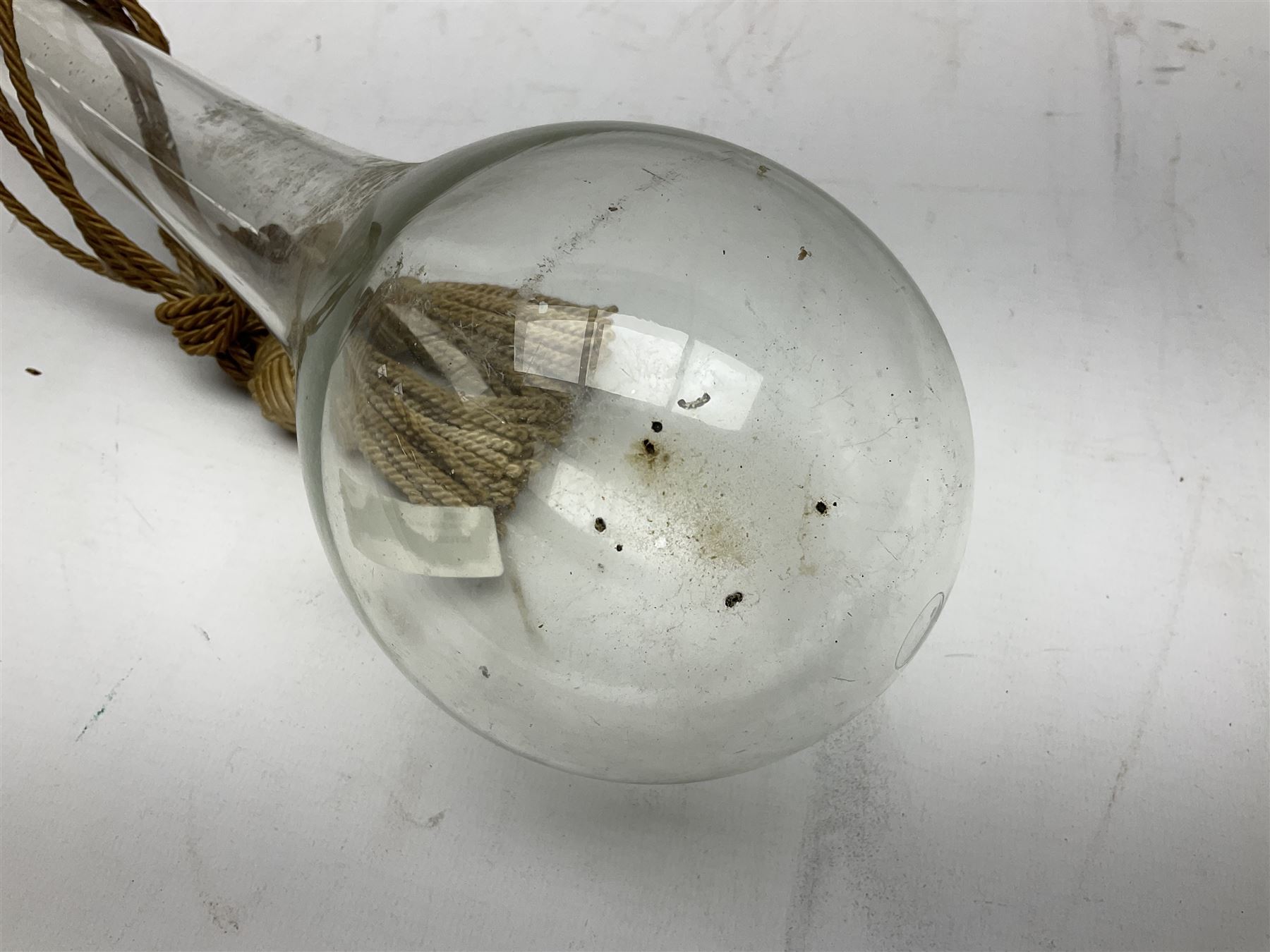 Blown glass yard of ale flute, L90cm