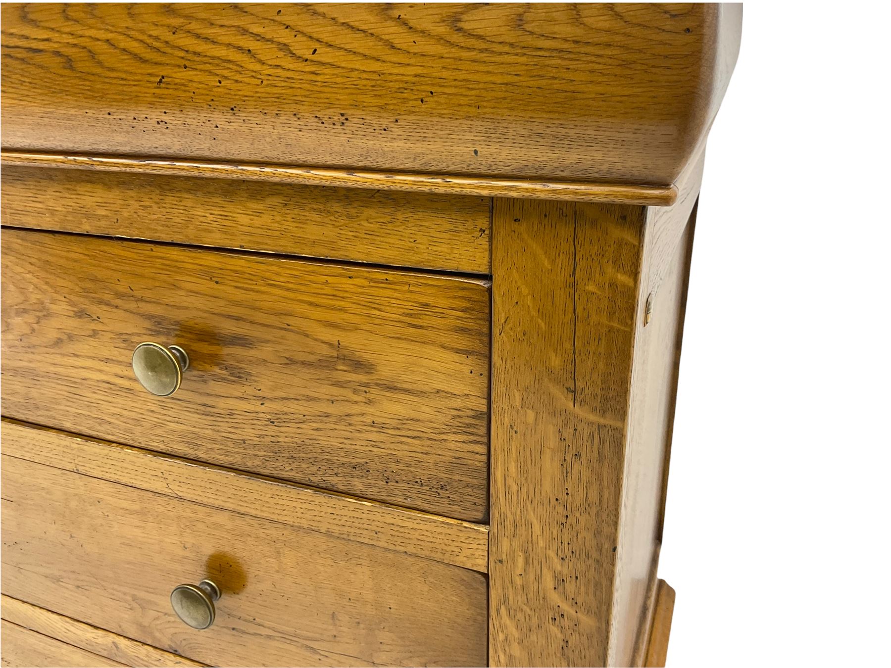 Barre Dugue - French oak five drawer chest with three drawers and frieze drawer at top and one at bottom 
