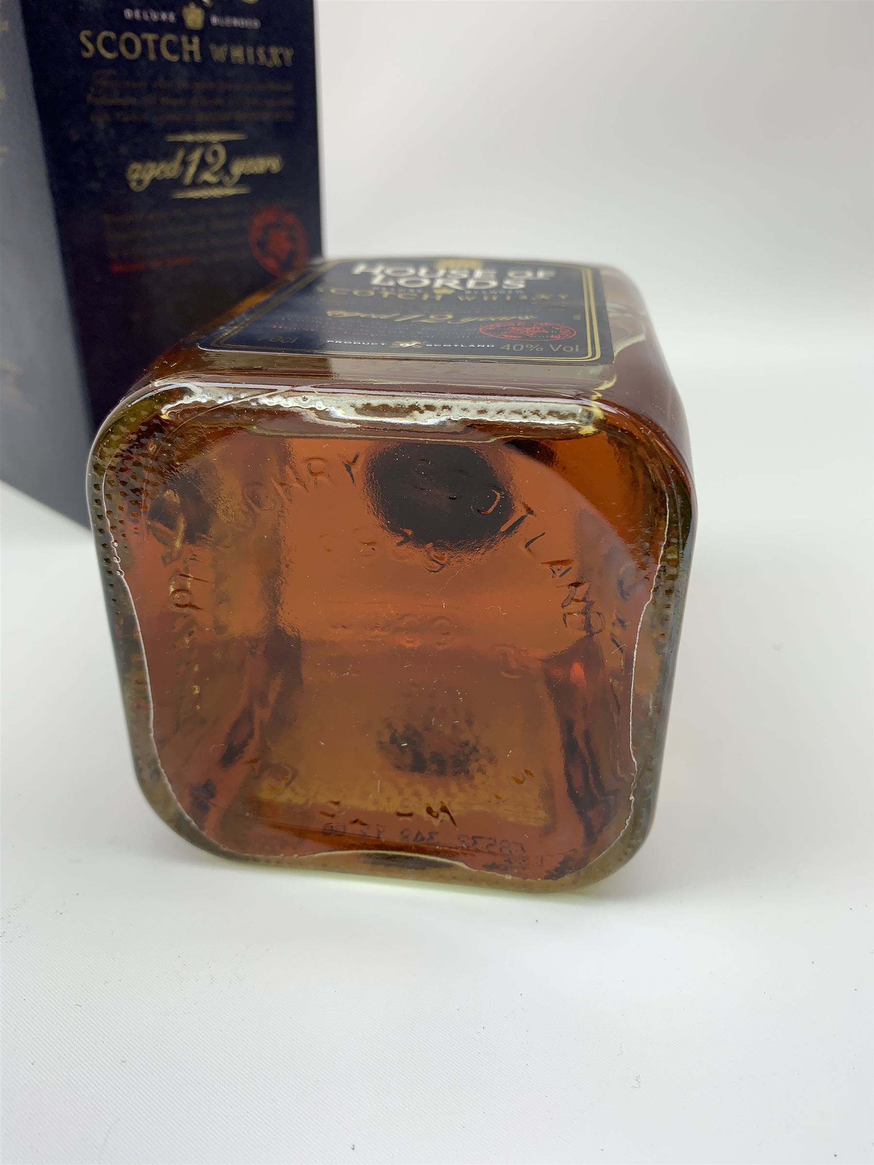 House of Lords Delux Blended Malt Scotch Whisky, aged 12 Years, 70cl, 40%vol, 'blended with the velvet Malt of the smallest Distillery in Scotland', in original card box