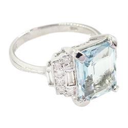 18ct white gold octagonal cut aquamarine ring, with baguette cut and round brilliant cut diamonds set either side, stamped 750, aquamarine approx 3.06 carat, total diamond weight approx 0.35 carat