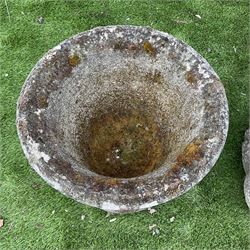 Cast stone swan planter and cast stone planter - THIS LOT IS TO BE COLLECTED BY APPOINTMENT FROM DUGGLEBY STORAGE, GREAT HILL, EASTFIELD, SCARBOROUGH, YO11 3TX