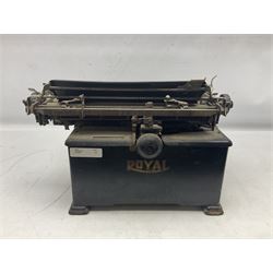 Royal type writer, H26cm, D38cm