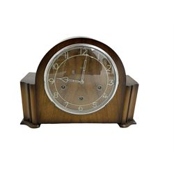 Smiths - 20th century Westminster chiming 8-day mantle clock in a mahogany case, with a chrome bezel and convex glass, conforming hands and numeral's, chime silent selection, chiming the quarters and hours on five gong rods. With pendulum and key.  