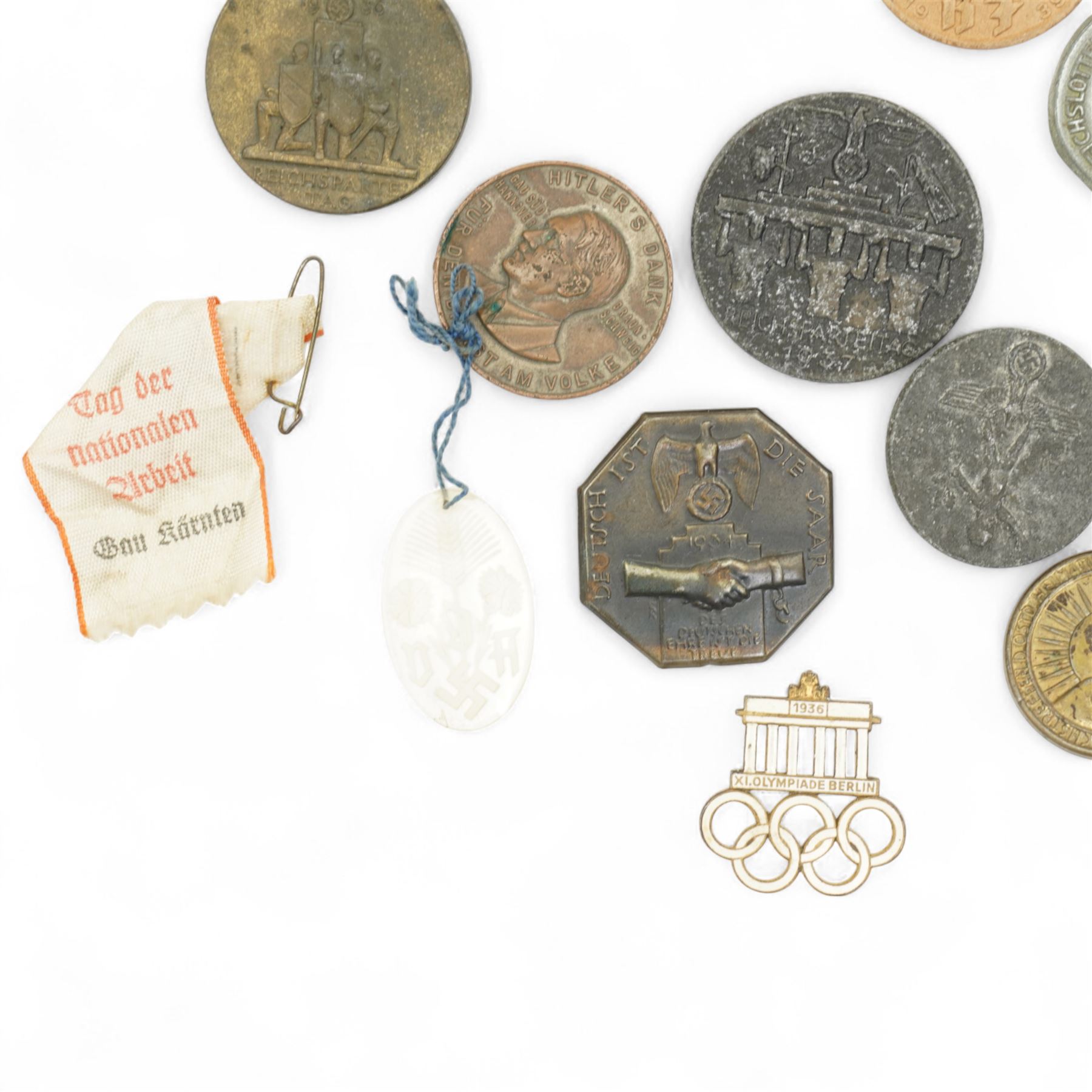 Number of German Third Reich propaganda badges