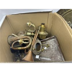 Collection of metalware, to include brass charges, copper horn, copper kettle and a Singer sewing machine, together with other collectables, in two boxes 