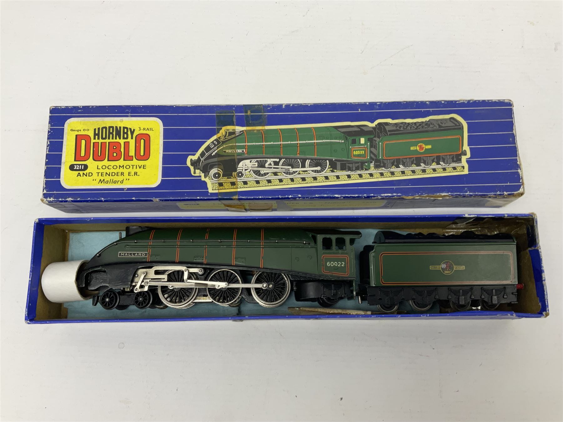 Hornby Dublo - 3-rail - Class A4 4-6-2 locomotive 'Mallard' No.60022 in BR green; in original box; and Duchess Class 4-6-2 locomotive 'Duchess of Montrose' No.46232 in BR matt green; in original plain blue box; with associated tender in plain blue box (3)