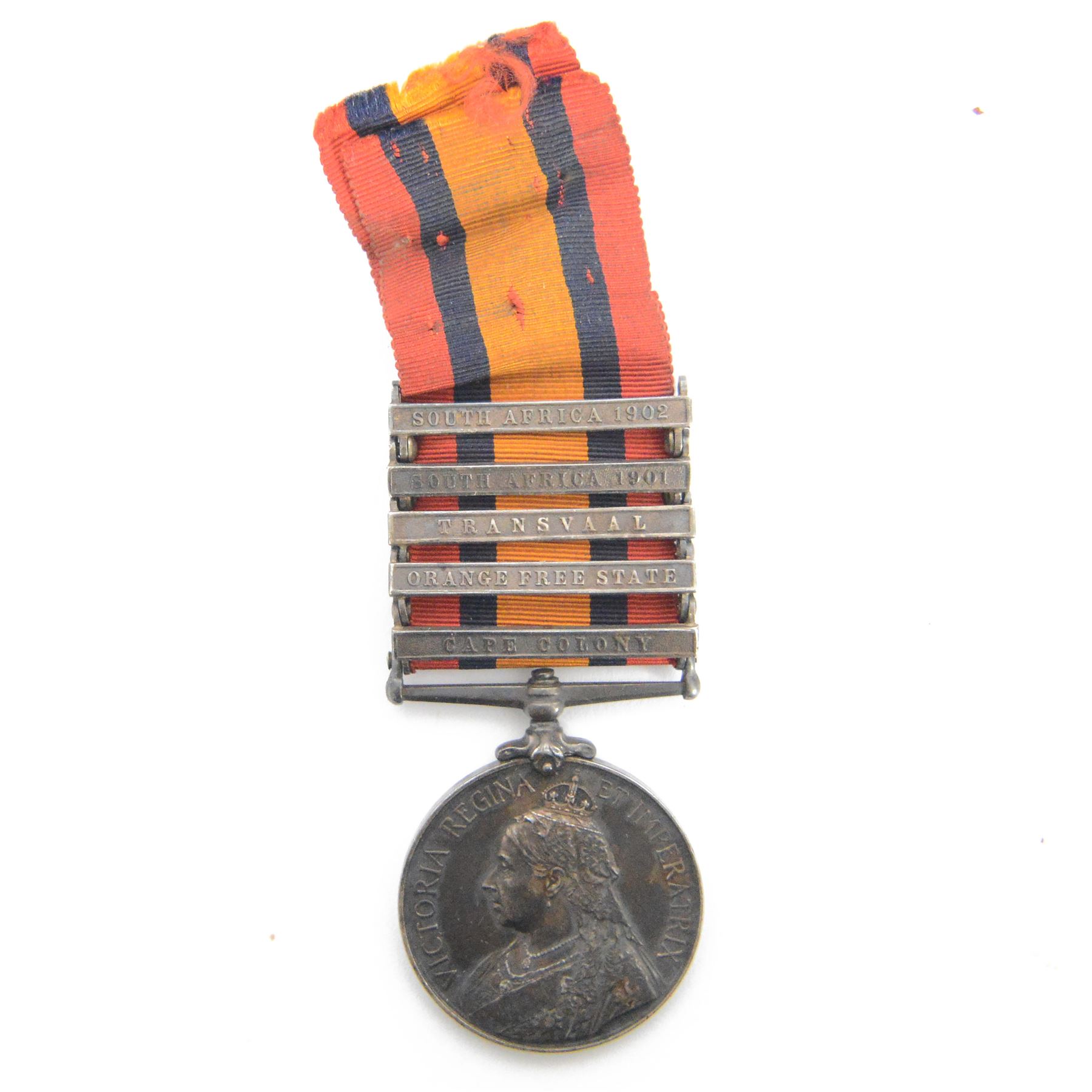 Boer War medal, Queen's South Africa medal with South Africa 1902, South Africa 1901, Orange Free State, Transvaal and Cape Colony clasps, awarded to 6646 Pte F. Fox 2nd Lincoln Regi 
