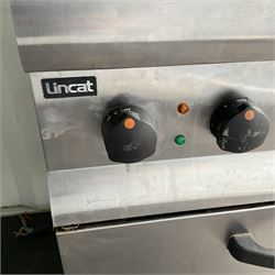 Lincat single phase six ring convection oven - THIS LOT IS TO BE COLLECTED BY APPOINTMENT FROM DUGGLEBY STORAGE, GREAT HILL, EASTFIELD, SCARBOROUGH, YO11 3TX